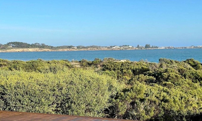 Waterhouse House | C4 Miles - Wood Fire - Sea Views - RC/AC