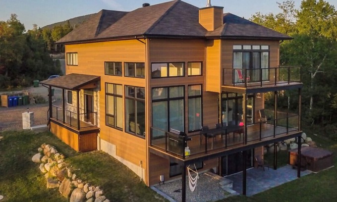 Petite-Riviere-Saint-Francois Cottage | Le Zenyte - Beautiful Chalet
