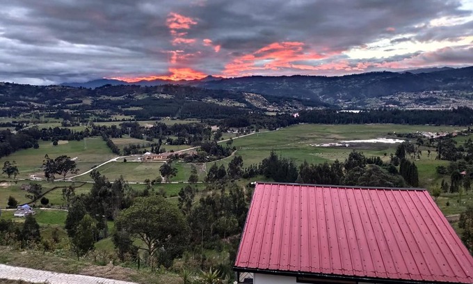 Paipa Villa | Cabaña Biosostenible en la Montaña