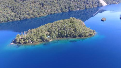 Cochamo House | Cabaña, Isla privada Las Bandurrias Lago las Rocas
