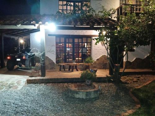 Samaipata Apartment | Cabaña Los Eucaliptos con Suite, TV 50 Mezzanine y Parrillero, Samaipata