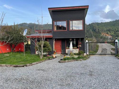 Valdivia House | Cabaña río Calle Calle