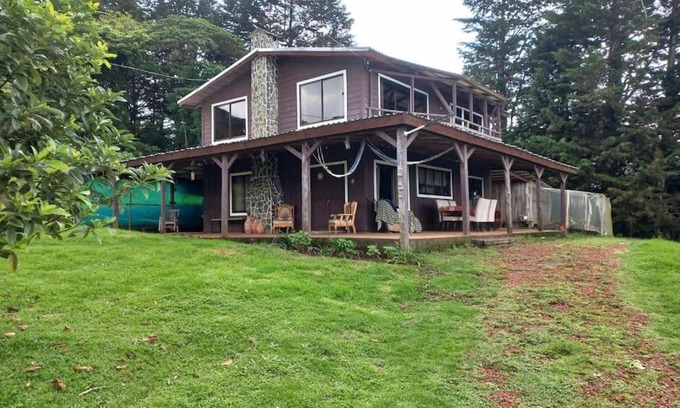 Fraijanes House | Cabaña Rústica en Poás