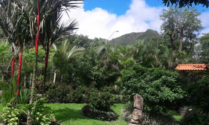 El Valle de Anton Hotel | Cabaña Villa Victoria