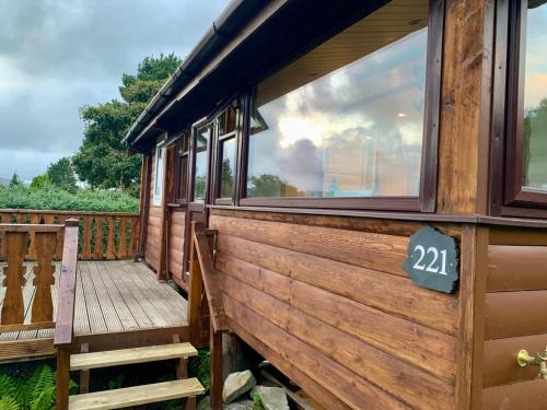 Bronaber House | Caban Marjie