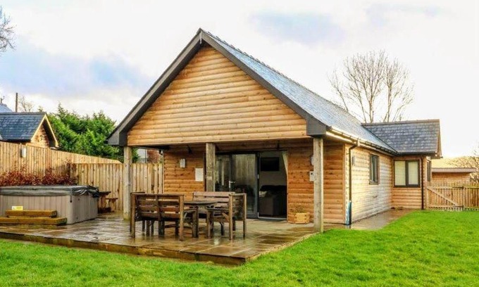 Rhayader House | Caban Nant Ddu