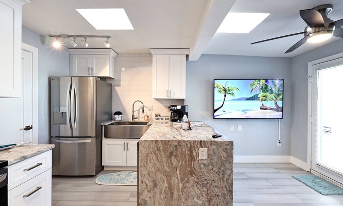 Siesta Key Cottage | Cabana Cottage Across street from Beach and Heated Pool