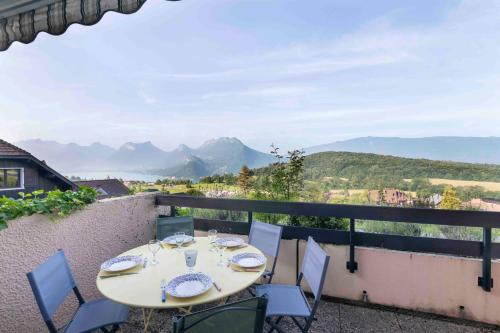 Talloires-Montmin Apartment | Cabana & Triplex Bleu d'Annecy - Lake View, Terrace