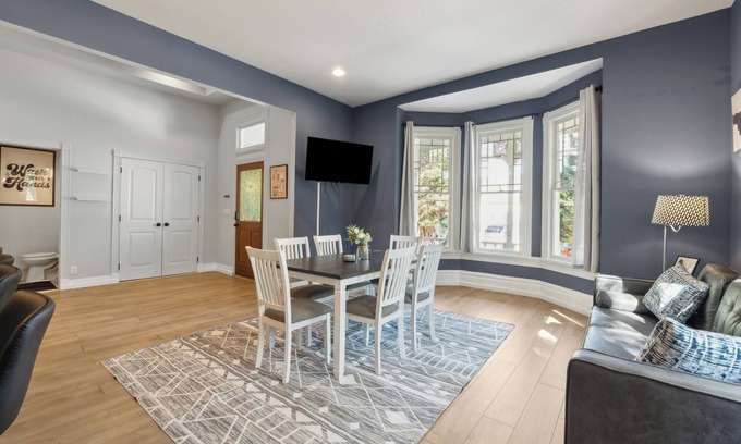 Cabbagetown House | Cabbagetown ATL Gem: Close to Beltline, Art & Local Eats