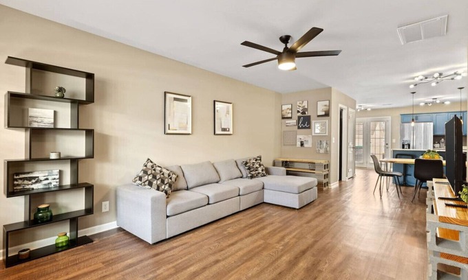 Clarksville House | Cabernet Townhome - Near Winery