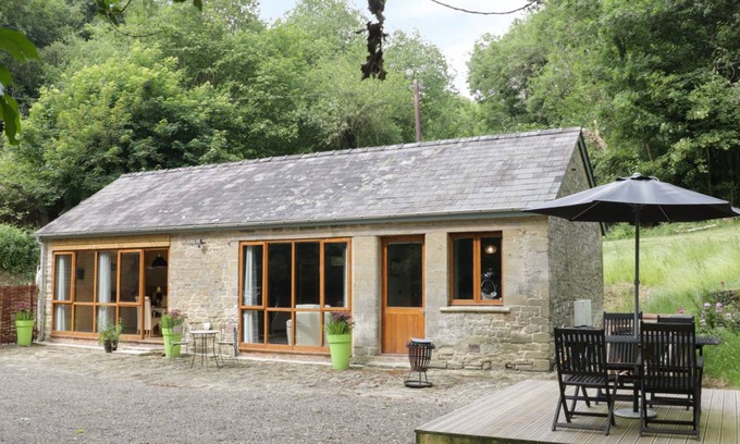 Aymestrey Cottage | Cabin ∙ 1 bedroom ∙ 2 guests