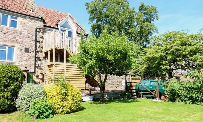 Newton St Loe Cottage | Cabin ∙ 1 bedroom ∙ 2 guests