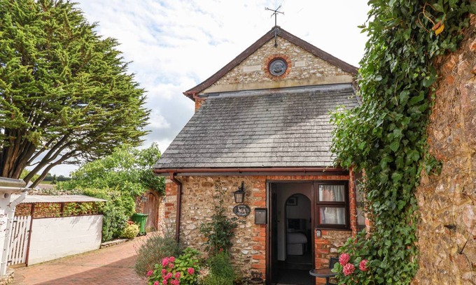 Colyton Cottage | Cabin ∙ 1 bedroom ∙ 2 guests