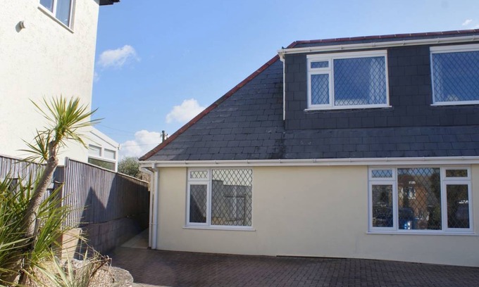 Exmouth Cottage | Cabin ∙ 1 bedroom ∙ 2 guests