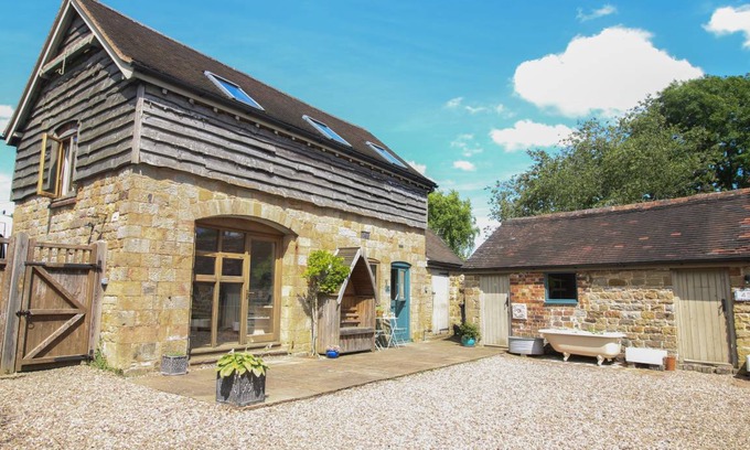 Farlow Cottage | Cabin ∙ 1 bedroom ∙ 2 guests