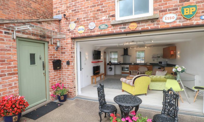 Holt Cottage | Cabin ∙ 1 bedroom ∙ 2 guests