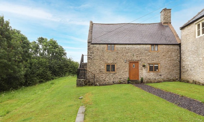 Caerwys Cottage | Cabin ∙ 1 bedroom ∙ 3 guests