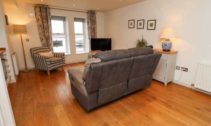 Tweedmouth Cottage | Cabin ∙ 1 bedroom ∙ 2 guests