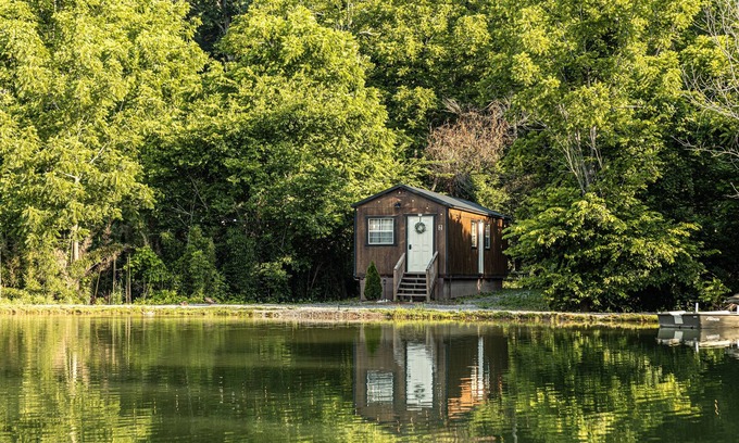 Joelton Cabin | Cabin 1 @ Jones Farm Venue and Cabins