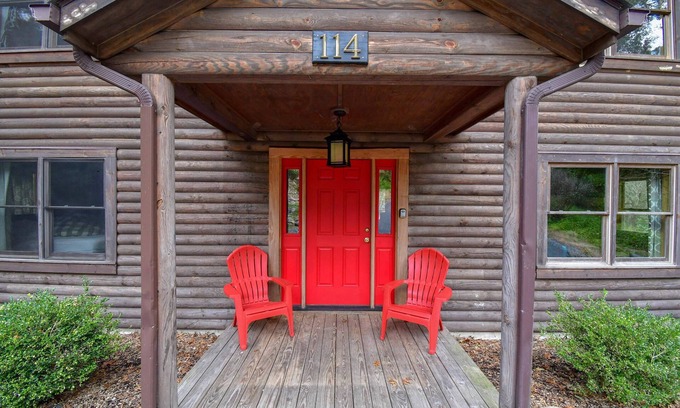 Lexington Cabin | Cabin 114, Luxury 6 bedroom, 3 bath cabin minutes from Downtown Lexington!