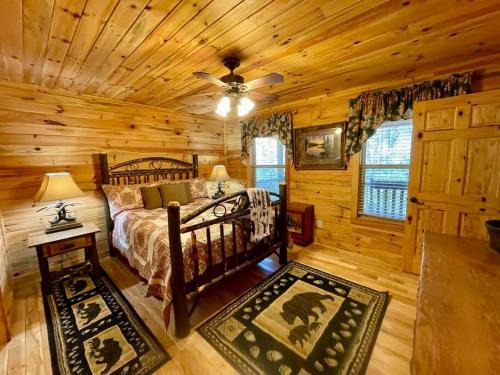 Helen House | Cabin 2 bed close to Helen hot tub #15