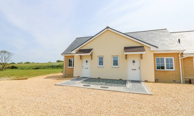 Freshwater Cottage | Cabin ∙ 2 bedrooms ∙ 4 guests
