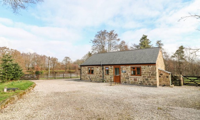 Crich Cottage | Cabin ∙ 2 bedrooms ∙ 4 guests