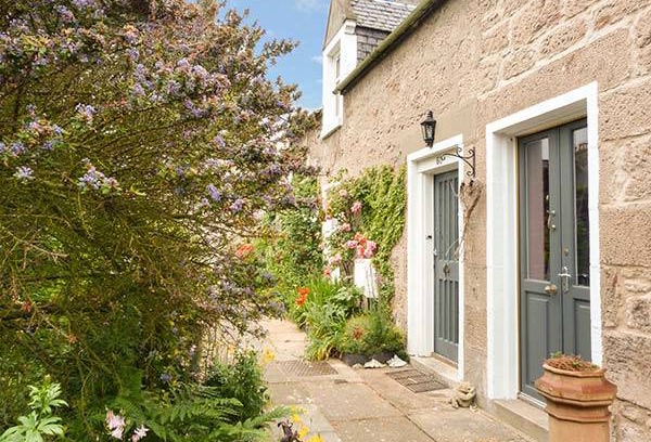 Nairn Cottage | Cabin ∙ 2 bedrooms ∙ 3 guests