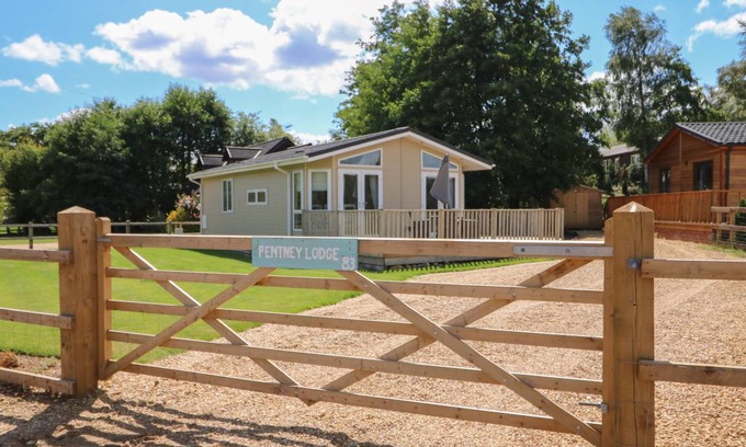 Pentney Cottage | Cabin ∙ 2 bedrooms ∙ 4 guests