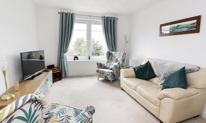 Largs Cottage | Cabin ∙ 2 bedrooms ∙ 4 guests
