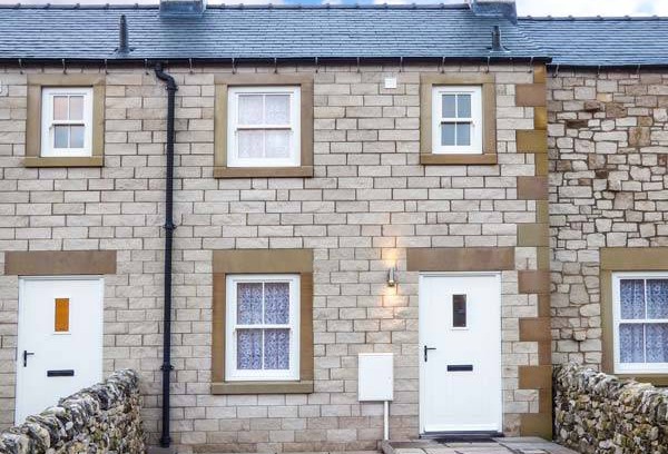 Blackwell in the Peak Cottage | Cabin ∙ 2 bedrooms ∙ 4 guests