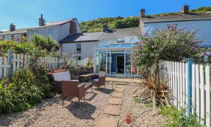 Portreath Cottage | Cabin ∙ 2 bedrooms ∙ 4 guests
