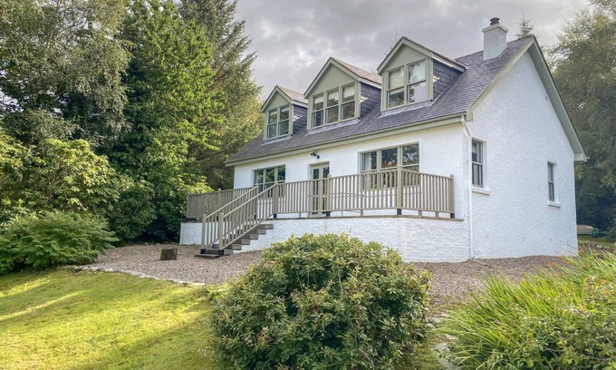 Lochailort Cottage | Cabin ∙ 3 bedrooms ∙ 5 guests