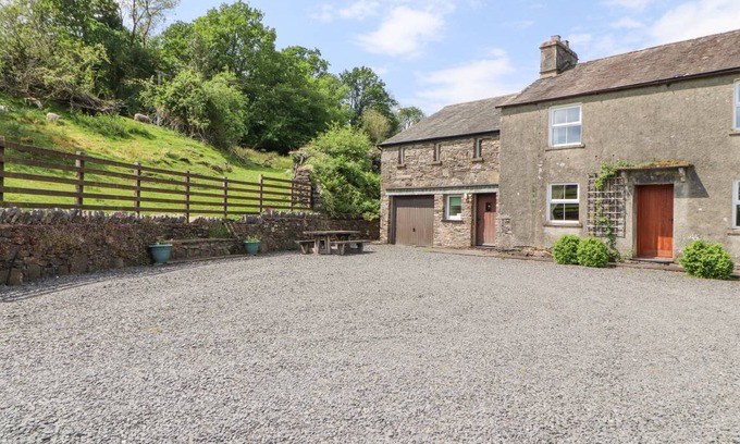 Bowland Bridge Cottage | Cabin ∙ 3 bedrooms ∙ 6 guests