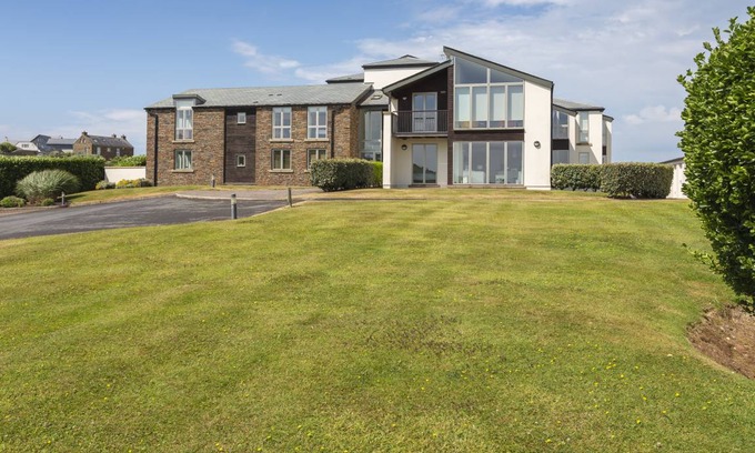 Burgh Island Cottage | Cabin ∙ 3 bedrooms ∙ 6 guests