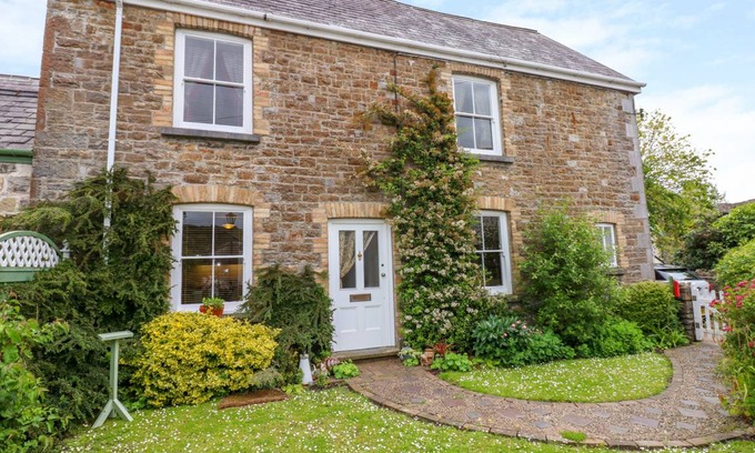 Kidwelly Cottage | Cabin ∙ 3 bedrooms ∙ 6 guests