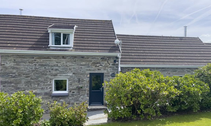 Tremain Cottage | Cabin ∙ 3 bedrooms ∙ 6 guests