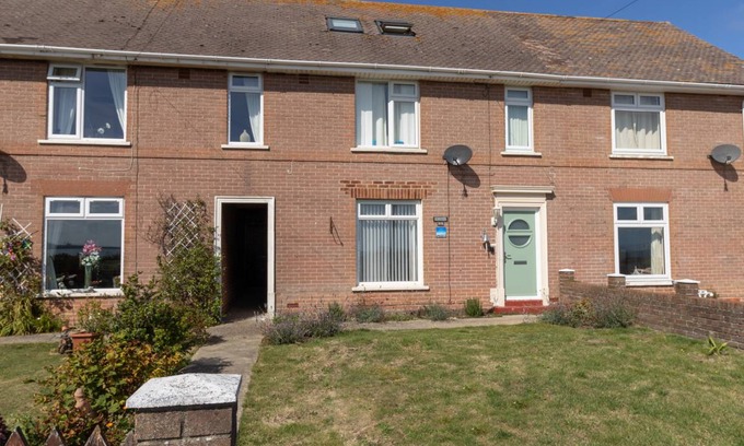 Wyke Regis Cottage | Cabin ∙ 3 bedrooms ∙ 6 guests