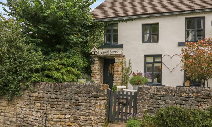 Castleton Cottage | Cabin ∙ 3 bedrooms ∙ 6 guests