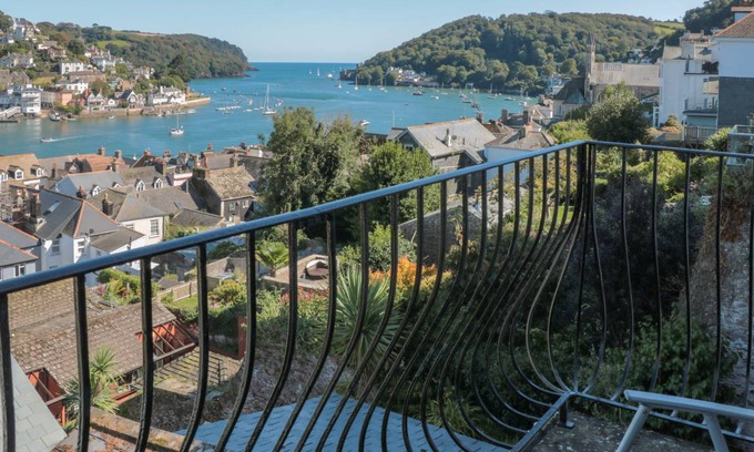 Dartmouth Cottage | Cabin ∙ 3 bedrooms ∙ 6 guests