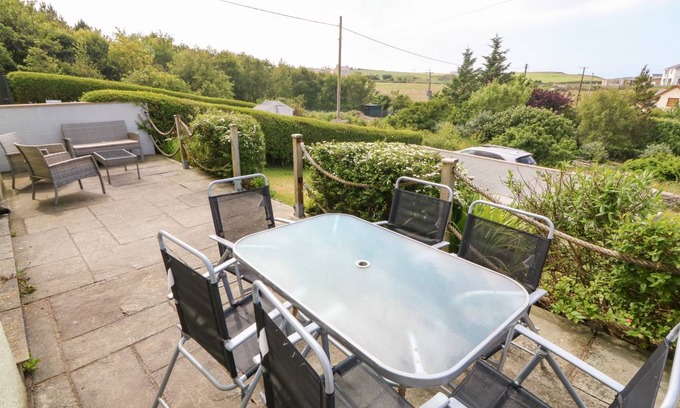 Cemaes Bay Cottage | Cabin ∙ 3 bedrooms ∙ 6 guests
