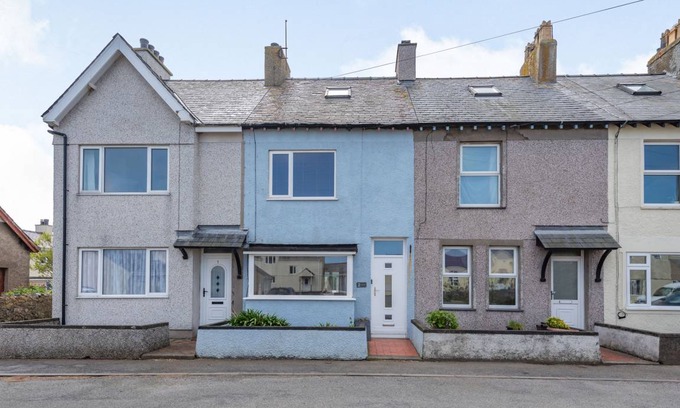 Cemaes Bay Cottage | Cabin ∙ 3 bedrooms ∙ 6 guests