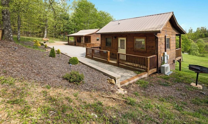 Purlear Cabin | Cabin #3 The Sky Retreat - Off the Blue Ridge Parkway