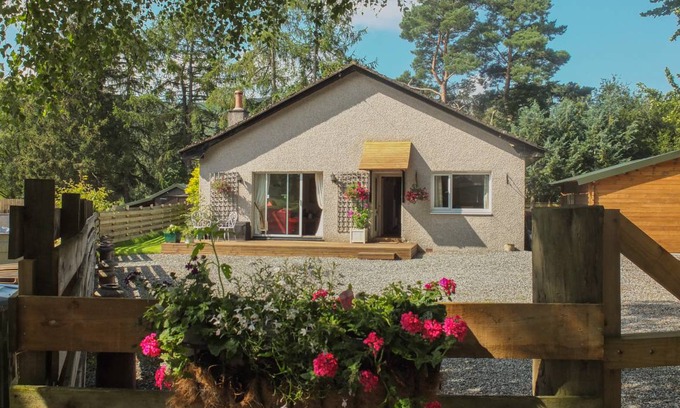 Blair Atholl Cottage | Cabin ∙ 4 bedrooms ∙ 8 guests