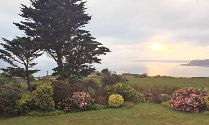 Bigbury-on-Sea Cottage | Cabin ∙ 4 bedrooms ∙ 8 guests