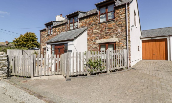 Crantock Cottage | Cabin ∙ 4 bedrooms ∙ 8 guests