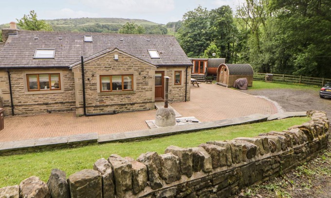 Hollow Meadows Cottage | Cabin ∙ 4 bedrooms ∙ 8 guests