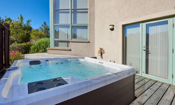 Forres Cottage | Cabin ∙ 4 bedrooms ∙ 8 guests
