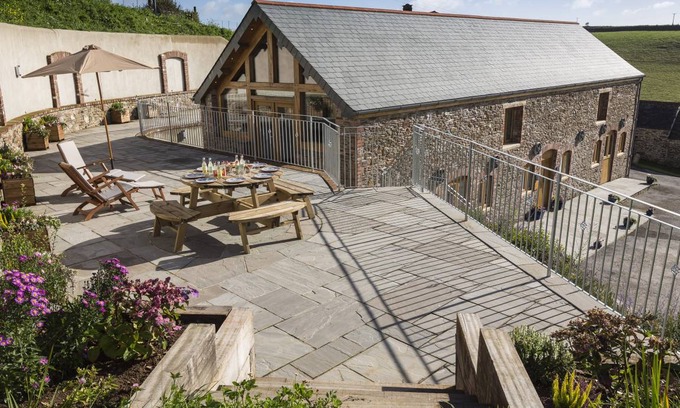Bugford Cottage | Cabin ∙ 4 bedrooms ∙ 8 guests