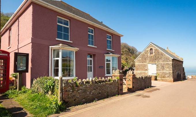 Hope-Cove Cottage | Cabin ∙ 4 bedrooms ∙ 8 guests